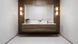 Elegancki łazienka z drewnem