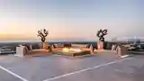 Elegancki Terrasowy Ogród z Ogniskiem