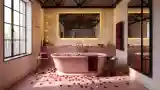Luksusowy Loft Bathrooms z Marmurami