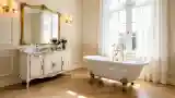 Klasyczna łazienka z złotymi akcentami