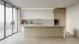 Kuchnia Minimalistyczna z Widokiem na Morze