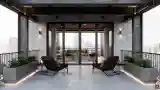 Dziedziniec z betonem i stali