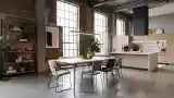 Wysoki Loft z Marmurowym Stolikiem