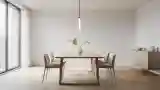 Elegancka sala przyjęć z drewnem