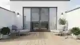 Kolacja na tarasie z drewnem