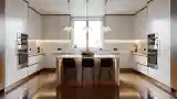 Kuchnia Minimalistyczna z Marmurem